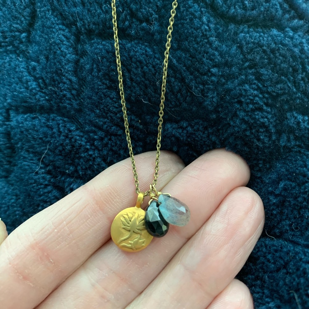 Satya Pendant Necklace